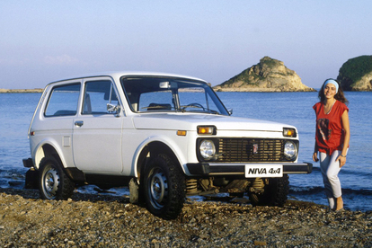 日本でも意外と走っているロシア版ジムニー! 「ラーダ・ニーヴァ」が「生きた化石」と呼ばれるワケ
