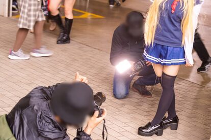 盗撮犯・ローアングラー