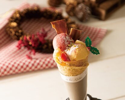 クリスマス限定クレープ「フレーズ・ド・ノエル」