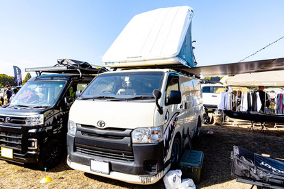 「Let’s Chill Out!」イベント会場のルーフテント装着車たち