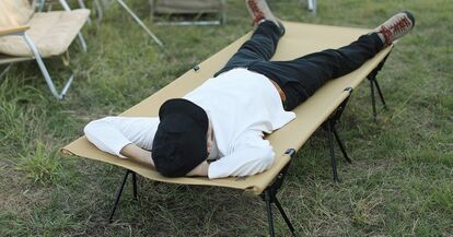 キャンプ・アウトドア用品ブランド「VASTLAND」、コット幅75cmの幅広設計でゆったり眠れる「2WAYキャンプコッ…