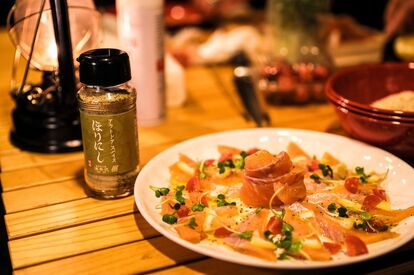 あの“ほりにし”に新たな味!『アウトドアスパイスほりにし津本式』わさび昆布・白味噌が3月20日から販売開始