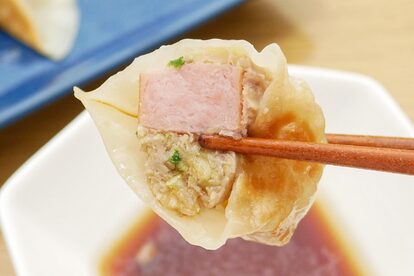 プリマハム・香薫ウインナーで ジューシー餃子