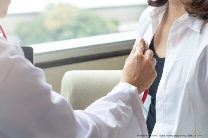 医者・医師・婦人科・診察・聴診器・患者