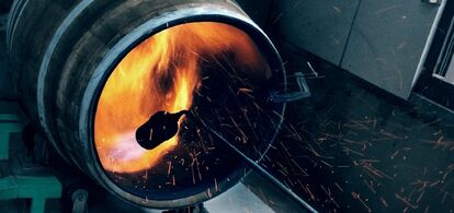 創業100年を越える老舗アウトドアブランド『ogawa(オガワ)』と、大地が生んだ神の宿る酒 『神の河(かんのこ)』と…