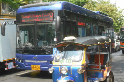 タイがたった1年でBEVバスだらけに! しかも自国メーカー車両! マジでヤバすぎる「日本の出遅れ感」