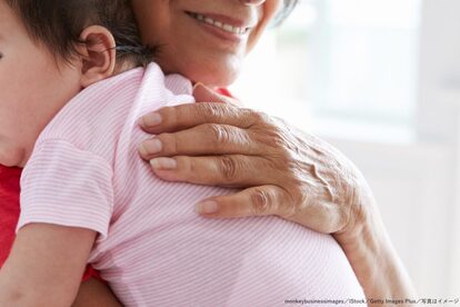 祖母・おばあちゃん・孫・赤ちゃん・姑