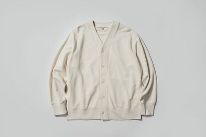 ユニクロのスウェットが高見え！この時期にピッタリなカーディガンとは？