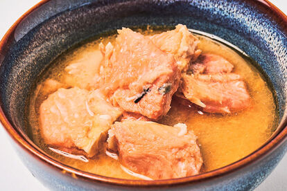 【第8位】銀鮭中骨水煮／￥349　「雑味なしで銀鮭の旨みがしっかり楽しめる！」（ヤスナリオ）