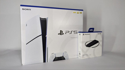 スリムになった新型PS5は想像以上にスタイリッシュ。洗練されたデザインの魅力を旧モデルの比較とともに見ていく_001
