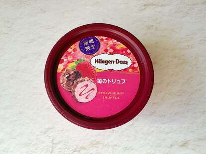 第1位 ミニカップ『苺のトリュフ』