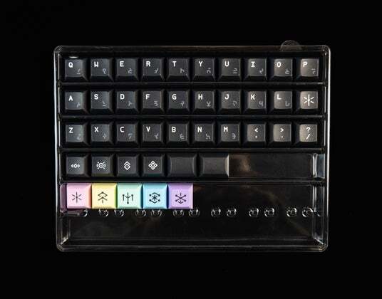 Greenkeysから左右分割キーボード「Gravity36」が2025年2月9日から発売