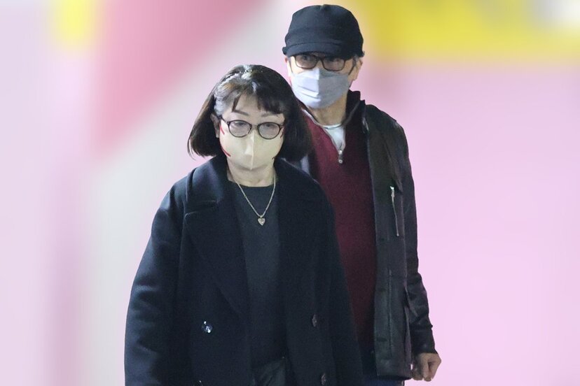 レア　山口百恵・三浦友和さん　引き出物 山口百恵さん 三浦友和との百貨店デートを目撃！73歳の誕生日に贈った