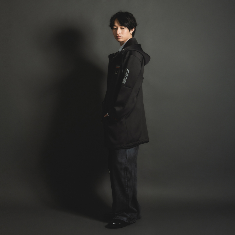 リンバス・カンパニー』から“囚人たち”の制服を模したアウターと