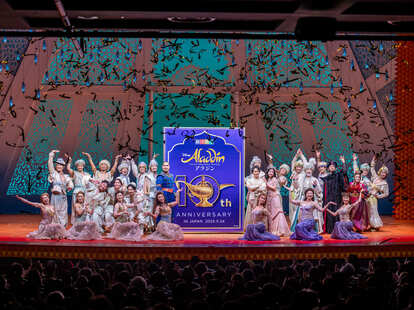劇団四季/ディズニーミュージカル『アラジン』日本上演10周年特別カーテンコール