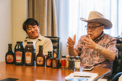 株式会社ミモナの池田氏と吉田ソースの吉田会長