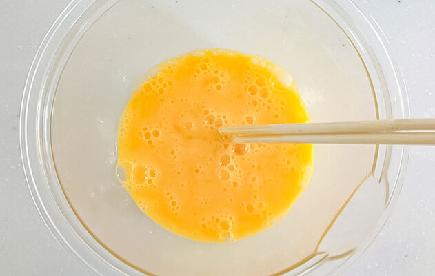 『ゆかり』の玉子焼きを作る写真