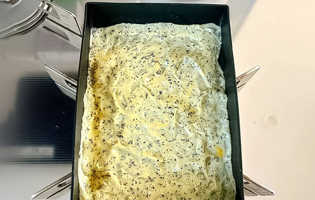 『ゆかり』の玉子焼きを作る写真