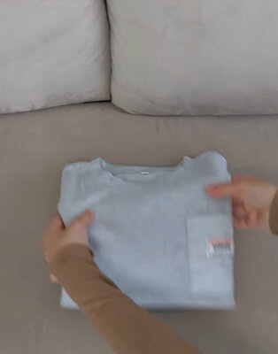 折り畳んだTシャツ
