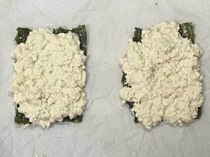 海苔に豆腐を塗る