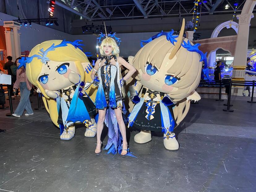 鳴潮』の中国限定オフラインイベントで降臨した「着ぐるみツバキ 鳴潮』の中国限定オフラインイベントで降臨した「着ぐるみツバキ