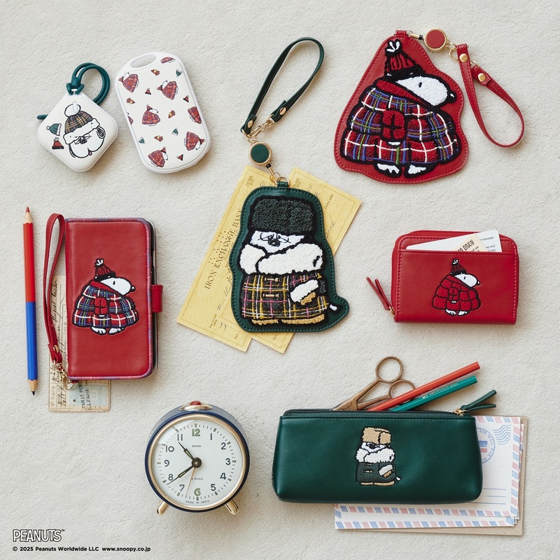 タータンチェック柄を着たスヌーピーとオラフ！アフタヌーンティー