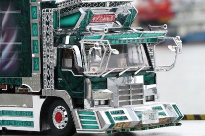 知れば知るほど面白い「デコトラプラモデル」のディープな世界