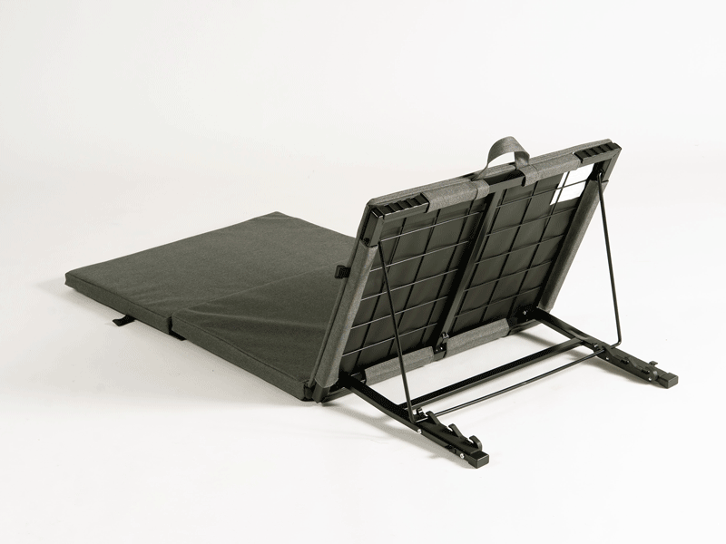 家でもキャンプでも使える】1人用折り畳みソファ「ザシキソファハーフ