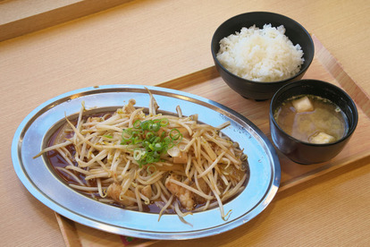 北陸自動車道上り・神田PA 「神田まんぷく食堂」:店名に偽りなしのボリューム満点メニューが勢揃い【SPめし】