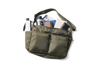 ユニクロ マルチポケットショルダーバッグ