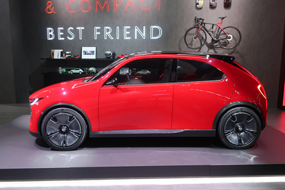 デザインスタディ「ビジョン・クロスコンパクト」が表現する未来のマツダが新しい