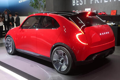 デザインスタディ「ビジョン・クロスコンパクト」が表現する未来のマツダが新しい