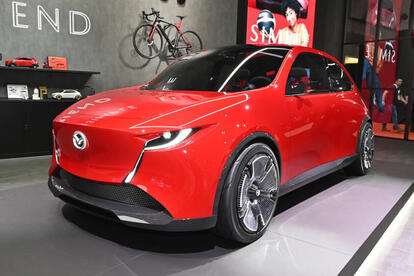 デザインスタディ「ビジョン・クロスコンパクト」が表現する未来のマツダが新しい