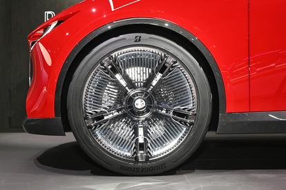 デザインスタディ「ビジョン・クロスコンパクト」が表現する未来のマツダが新しい