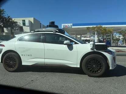 【写真・画像】 北斗晶、ロスで無人運転車に遭遇し驚愕「未来をこの目で見た感じ」 1枚目