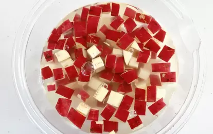 『サイコロおさつ』を作る写真(撮影:エニママ)