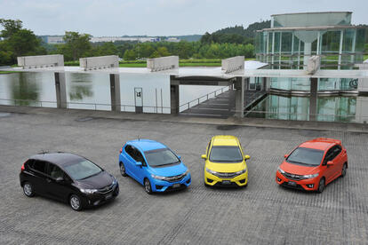 今まで歩んできた「フィット」の歴史を初代から現行型までプレイバック