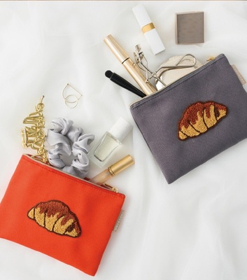 サンマルクカフェ福袋「チョコクロ刺繍ポーチ」