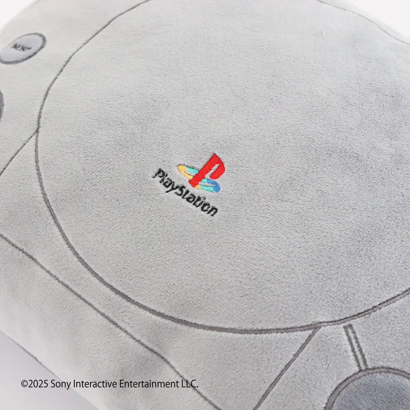 初代プレステのクッションが公式ライセンスグッズとして新登場。再現度