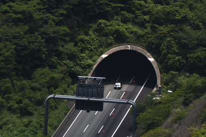 丸いトンネルと四角いトンネルがあるのはなぜか