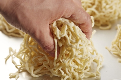 平打ちちぢれ麺