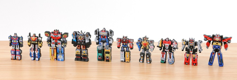 歴代「戦隊ロボ」が手のひらサイズのミニチュアチャームに！昭和～平成