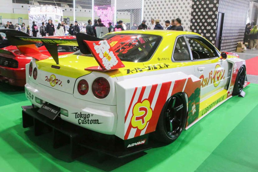 なぜ沖縄の駄菓子がスポーツカーに!? 異色すぎるR34スカイラインの正体