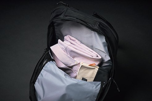 通勤快適リュックの最適解】L.L.Beanの大定番が“全身黒”に！タフで都会