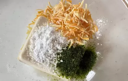 材料をボウルに入れた画像(撮影:エニママ)