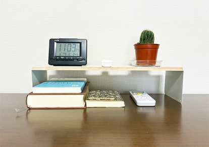 ブックエンドと板の活用写真(撮影:grapeライフハック編集部)