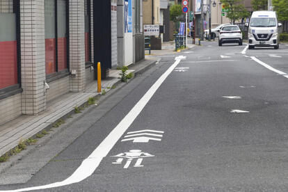 車道を走る自転車が増えたいまこそドライバーが知るべきこととは