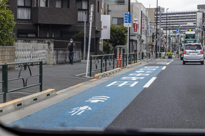 車道を走る自転車が増えたいまこそドライバーが知るべきこととは