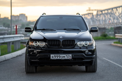 ロシアでは海賊版のニセBMWが大量に販売されていた