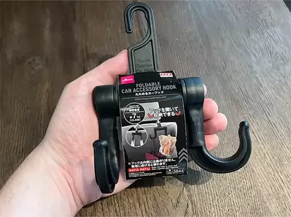 たためるカーフック』の写真(撮影:grapeライフハック編集部)